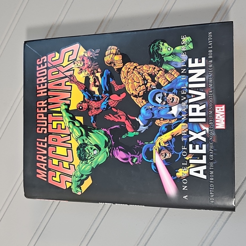 Marvel Secret Wars Hardcover - Black‎ with Multicolor Artwork